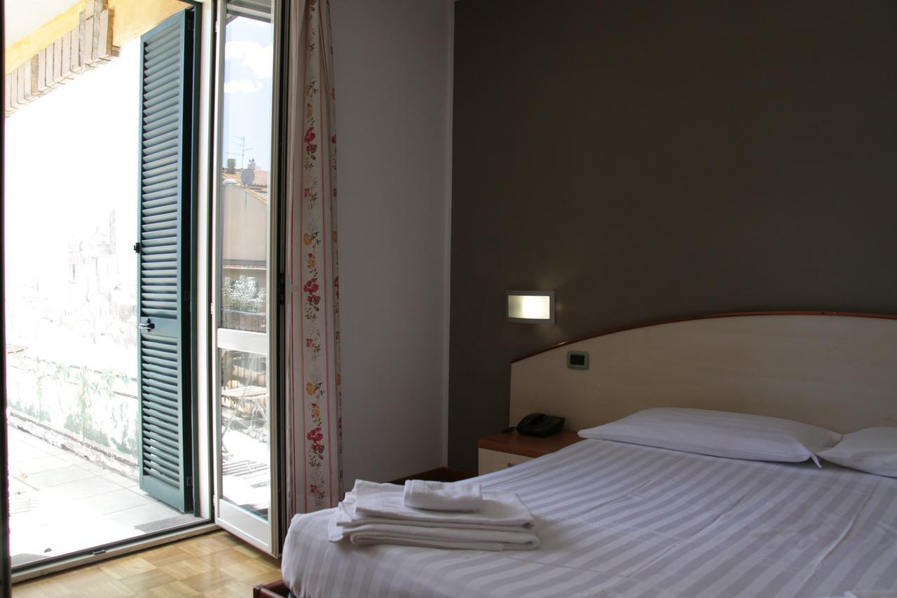 Albergo Da Benedetta Vetralla Exteriör bild