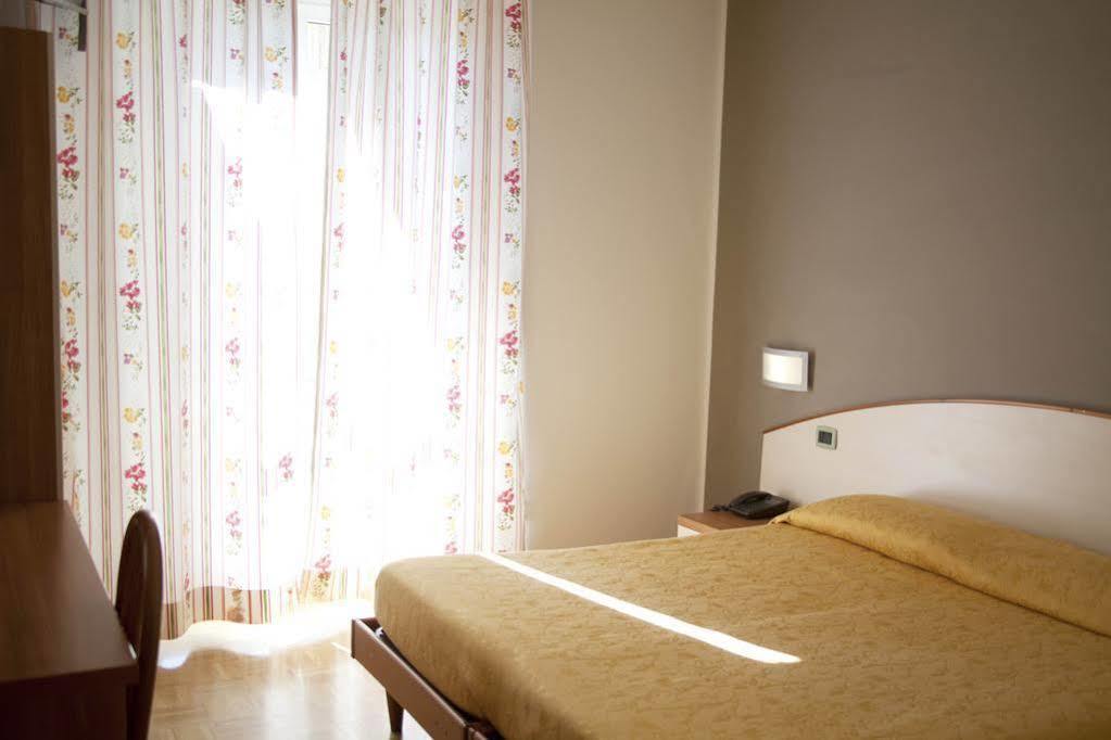 Albergo Da Benedetta Vetralla Exteriör bild
