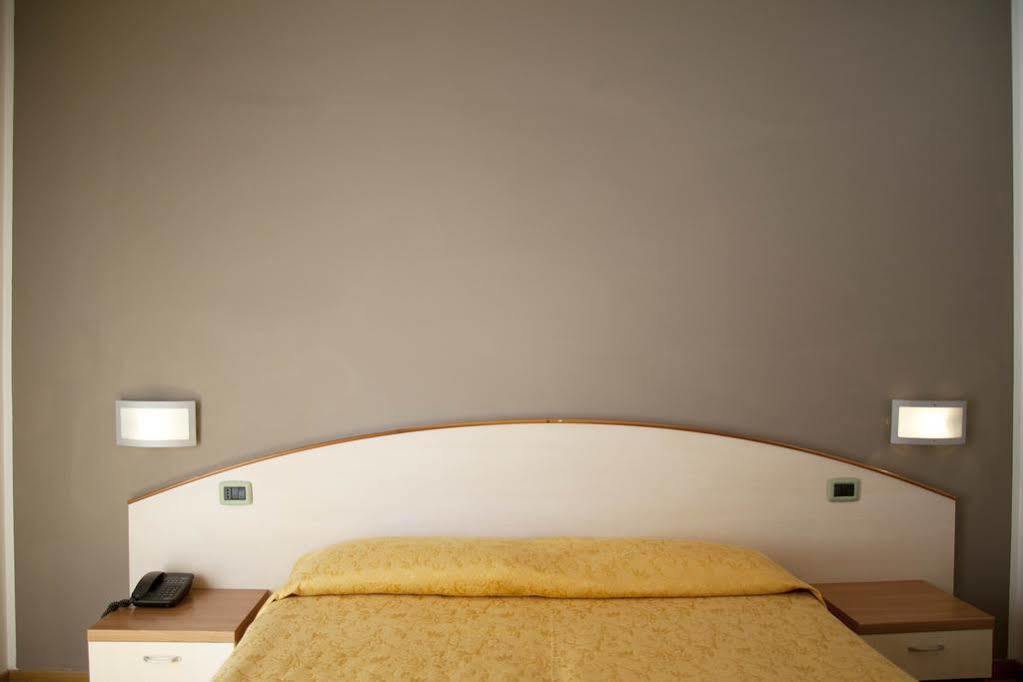 Albergo Da Benedetta Vetralla Exteriör bild