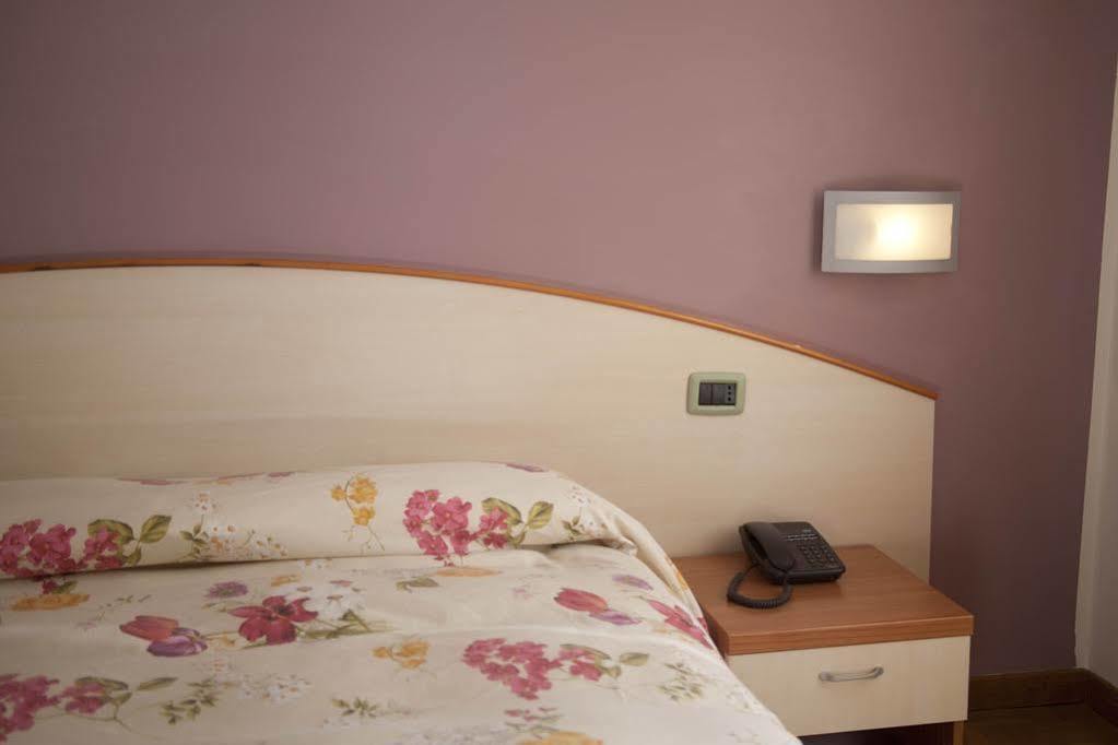 Albergo Da Benedetta Vetralla Exteriör bild