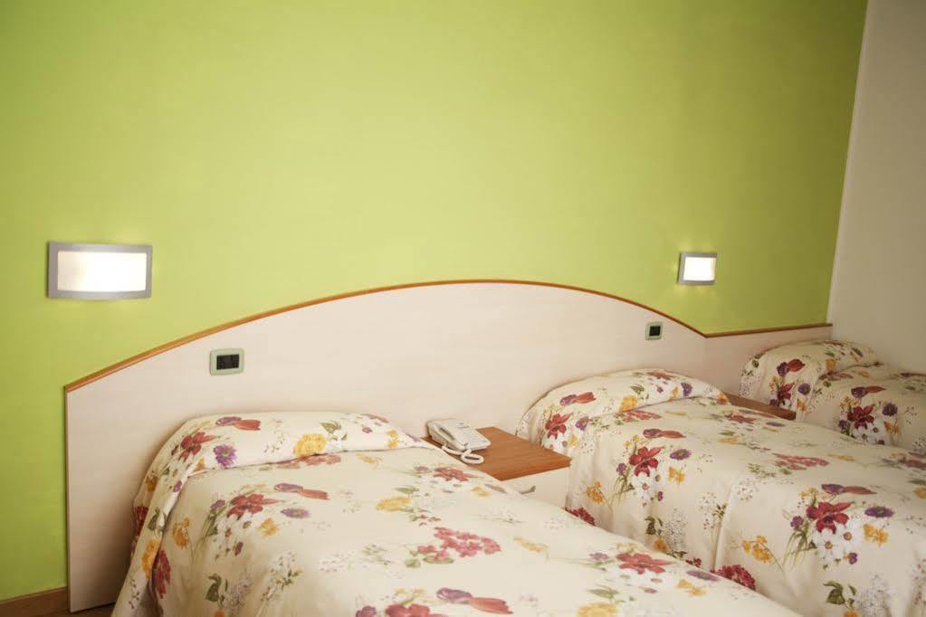 Albergo Da Benedetta Vetralla Exteriör bild